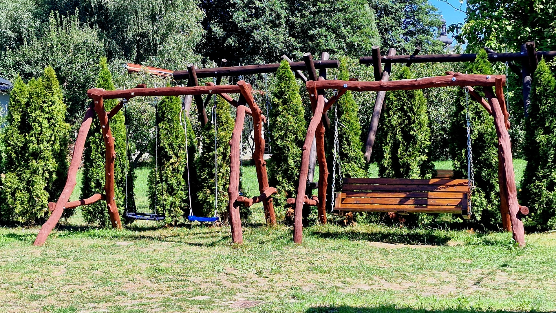 Huśtawki dla dzieci