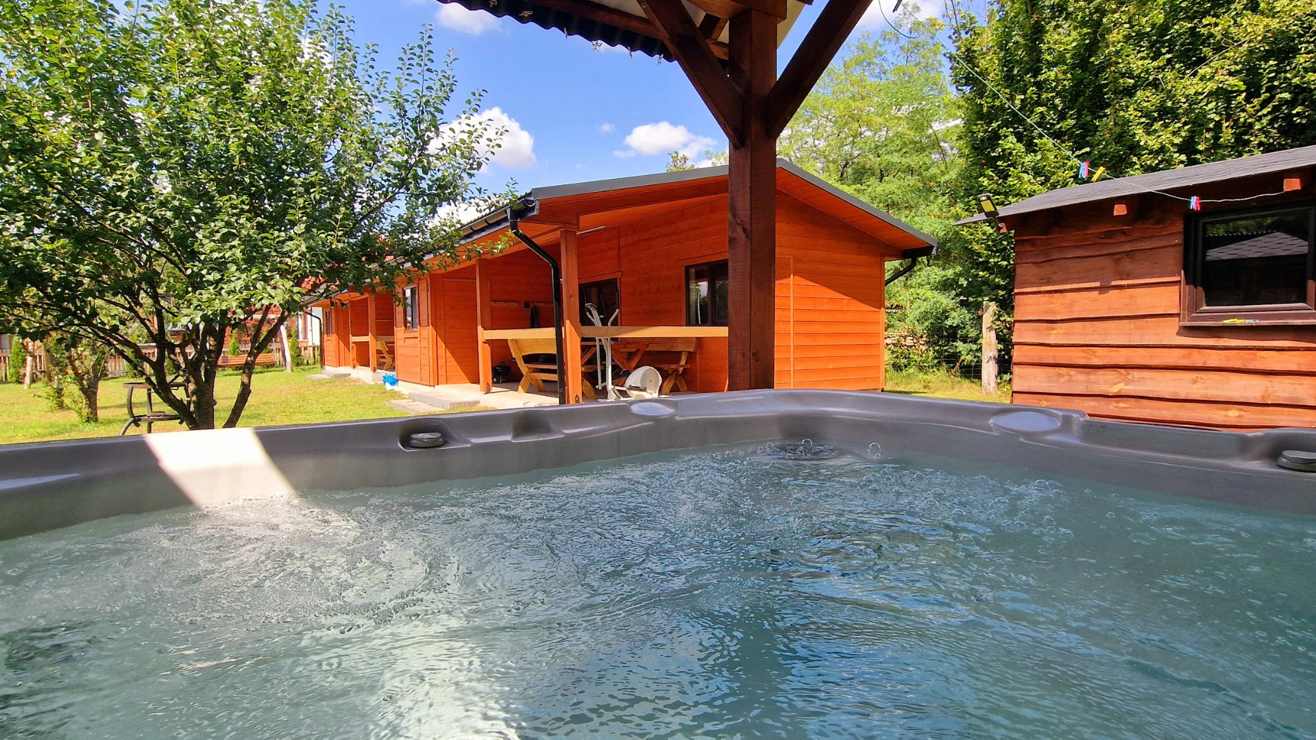 Z wewnątrz jacuzzi